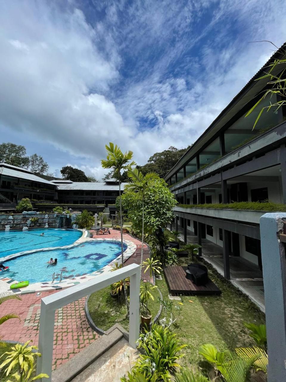 Beach Resort - Arwana Perhentian Besar カンポン・クアラ・ベシュット エクステリア 写真