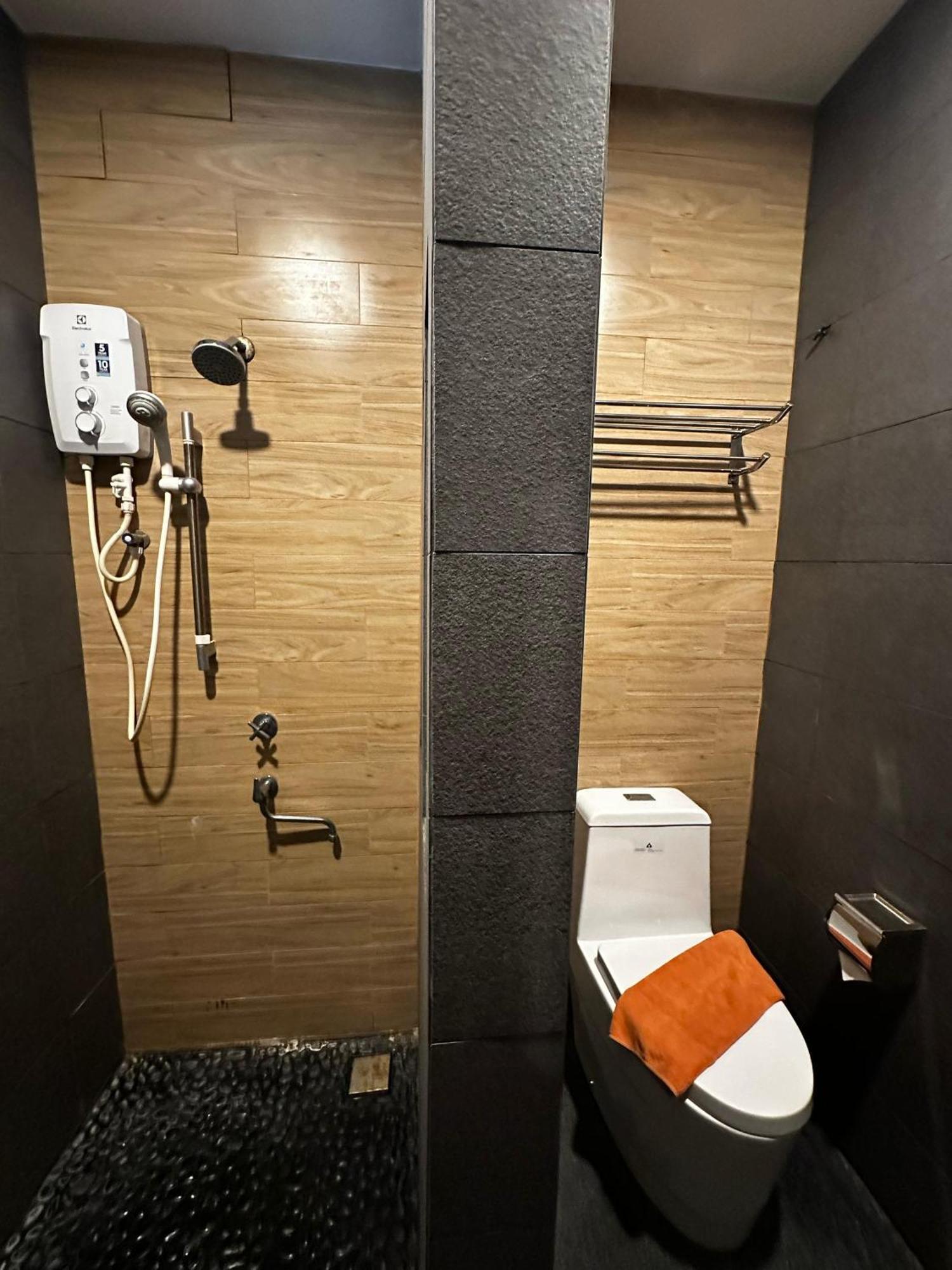 Beach Resort - Arwana Perhentian Besar カンポン・クアラ・ベシュット エクステリア 写真
