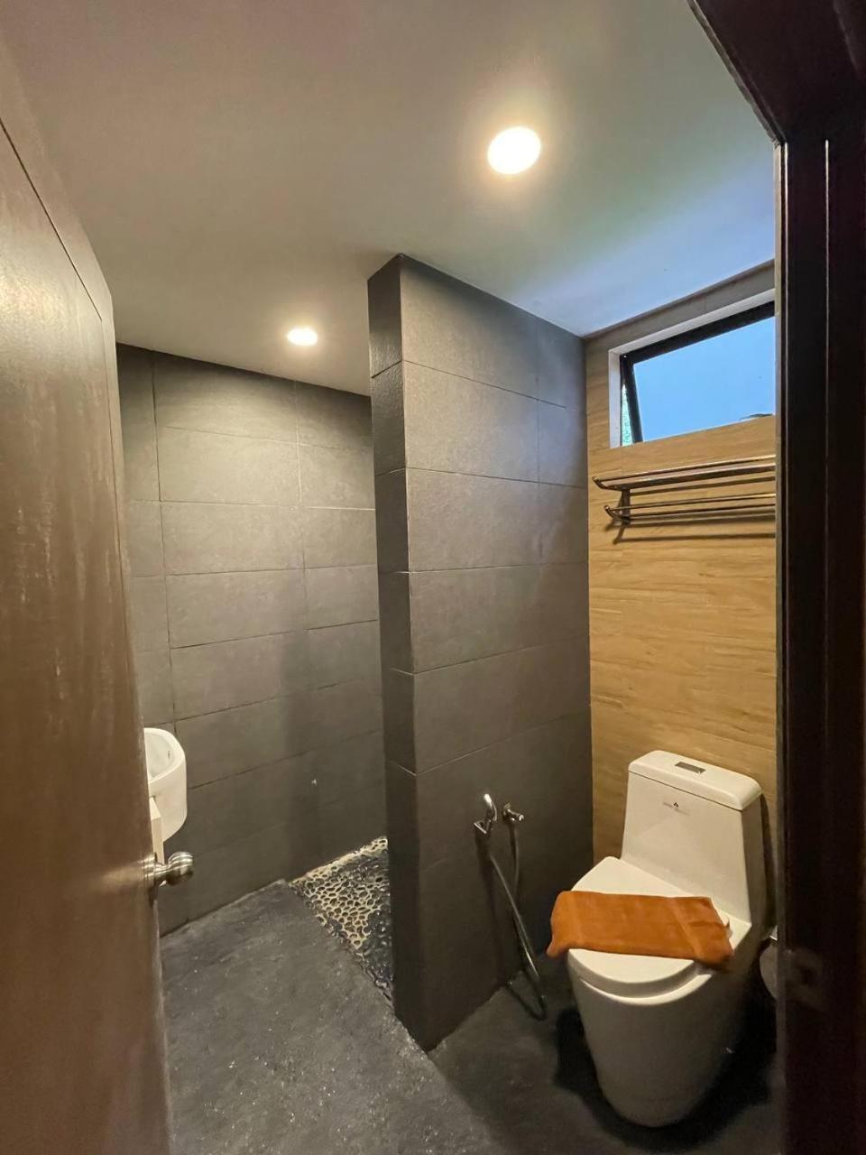 Beach Resort - Arwana Perhentian Besar カンポン・クアラ・ベシュット エクステリア 写真