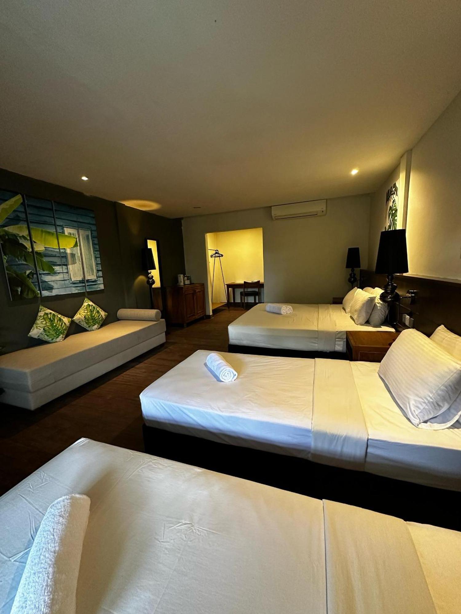 Beach Resort - Arwana Perhentian Besar カンポン・クアラ・ベシュット エクステリア 写真
