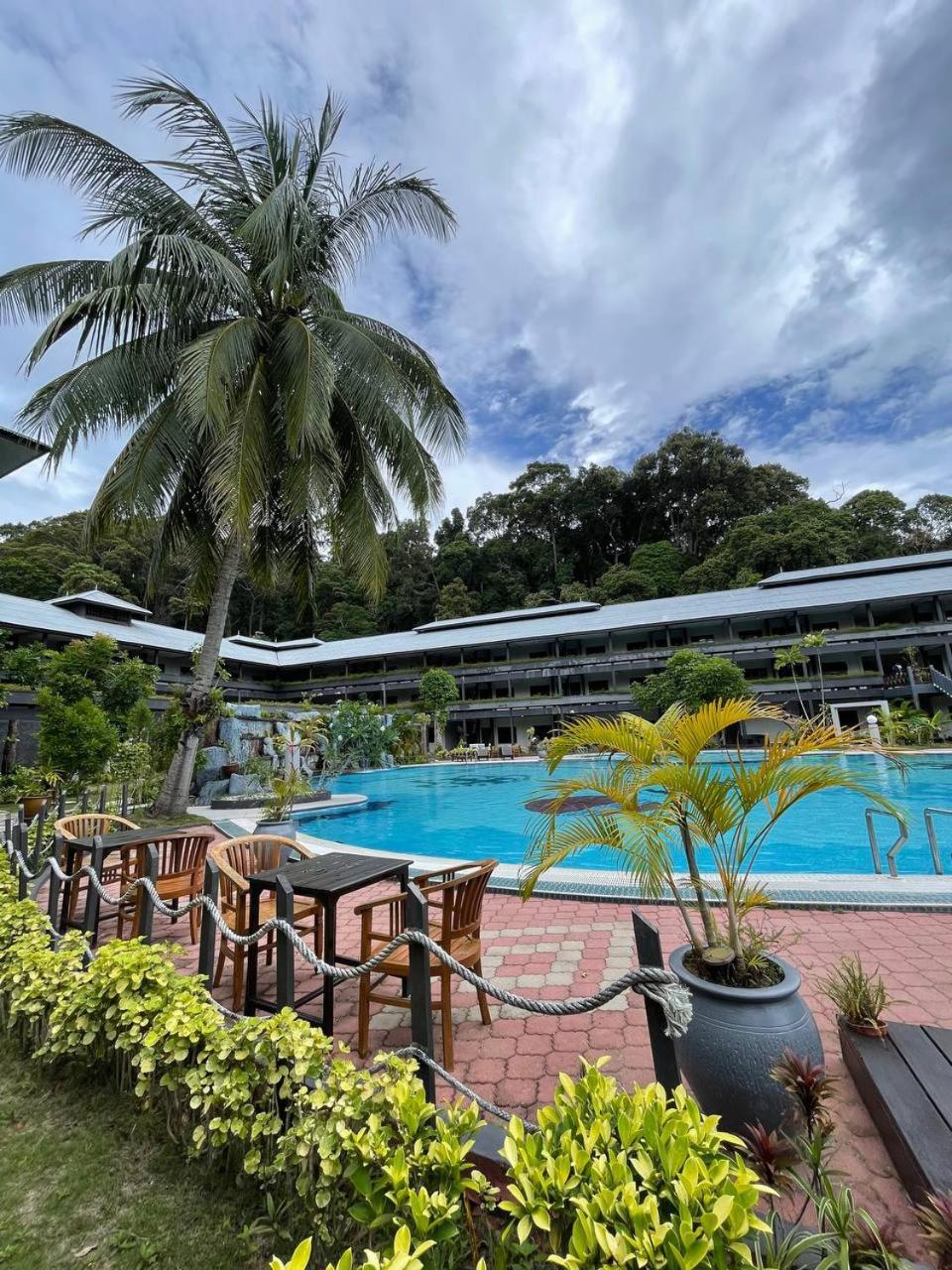 Beach Resort - Arwana Perhentian Besar カンポン・クアラ・ベシュット エクステリア 写真