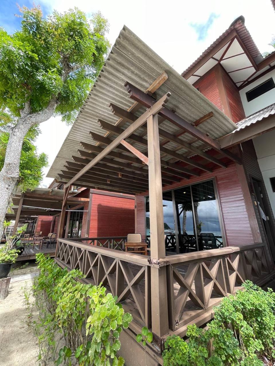 Beach Resort - Arwana Perhentian Besar カンポン・クアラ・ベシュット エクステリア 写真