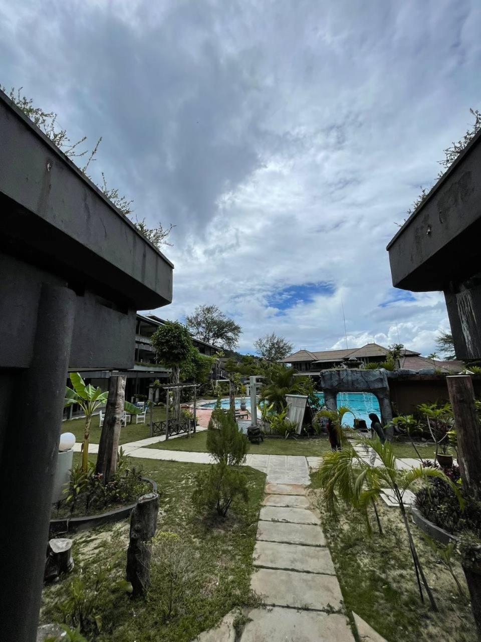 Beach Resort - Arwana Perhentian Besar カンポン・クアラ・ベシュット エクステリア 写真