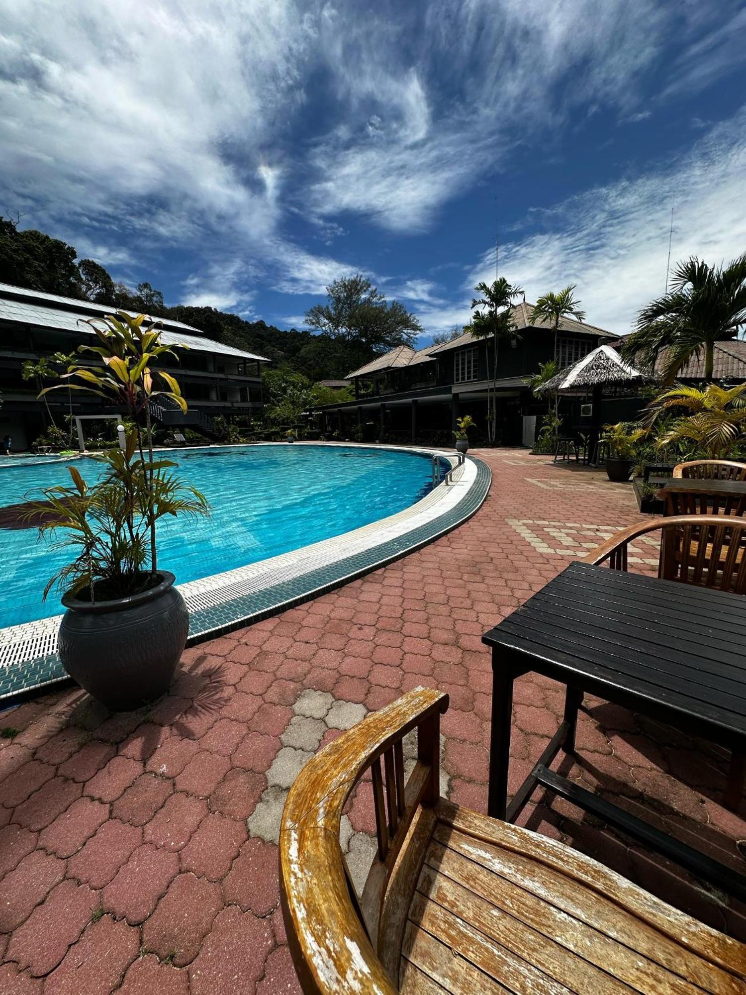 Beach Resort - Arwana Perhentian Besar カンポン・クアラ・ベシュット エクステリア 写真