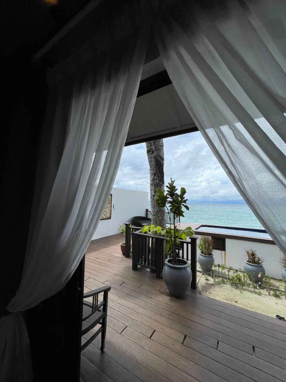 Beach Resort - Arwana Perhentian Besar カンポン・クアラ・ベシュット エクステリア 写真